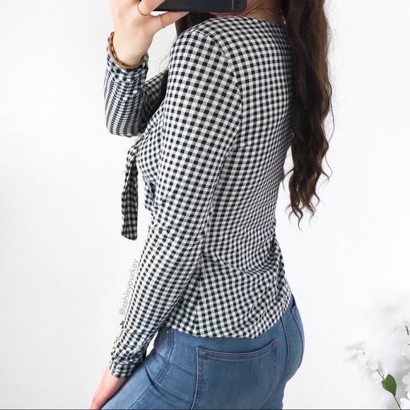 ❤️SALE❤️ Black and white gingham knot front top - Picture 3 of 3